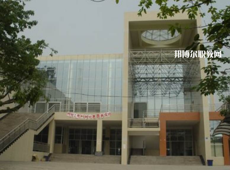 重慶2021年初中畢業(yè)報什么中專學校好