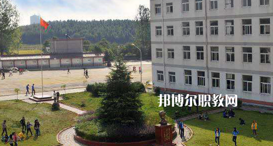 桐城中華職業(yè)學(xué)校怎么樣、好不好