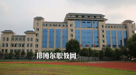 成都莊園機(jī)電職業(yè)技術(shù)學(xué)校2021年招生錄取分?jǐn)?shù)線(xiàn)