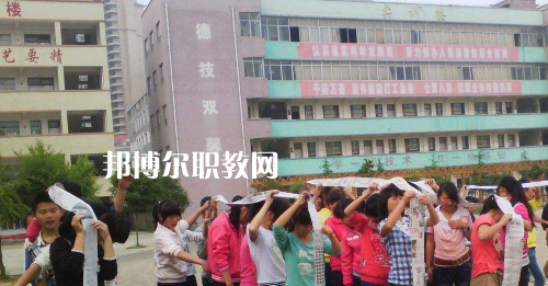 甕安鴻翔中等職業(yè)技術(shù)學(xué)校怎么樣、好不好