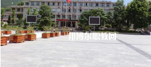 遵義計(jì)算機(jī)學(xué)校2021年報(bào)名條件、招生要求、招生對象