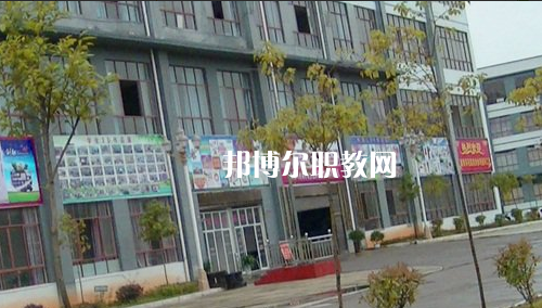 黔西南州英才職業(yè)技術(shù)學(xué)校2021年報(bào)名條件、招生要求、招生對象