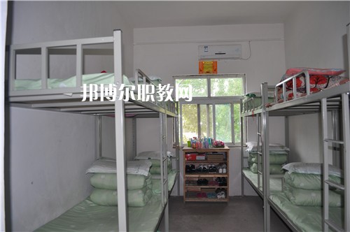 華寧縣職業(yè)高級中學2021年宿舍條件