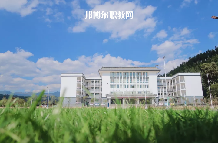 澄江縣職業(yè)高級(jí)中學(xué)2021年報(bào)名條件、招生要求、招生對(duì)象