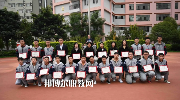 昆明盤龍職業(yè)高級中學(xué)怎么樣、好不好