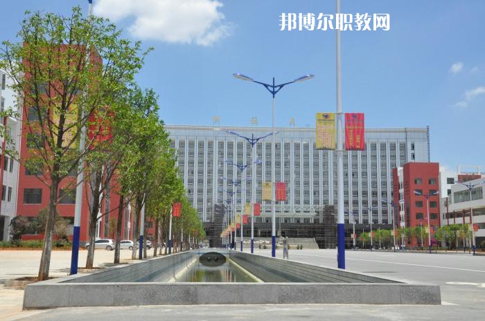 昆明醫(yī)藥職業(yè)技術學校2021年報名條件、招生要求、招生對象