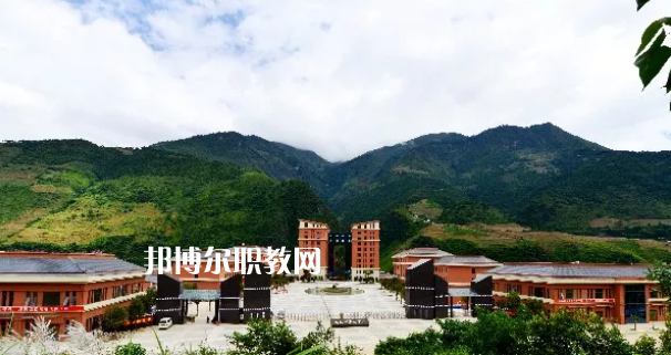 迪慶州民族中等專業(yè)學(xué)校怎么樣、好不好