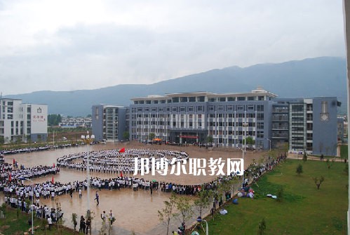 麗江民族中等專業(yè)學(xué)校2021年報(bào)名條件、招生要求、招生對(duì)象