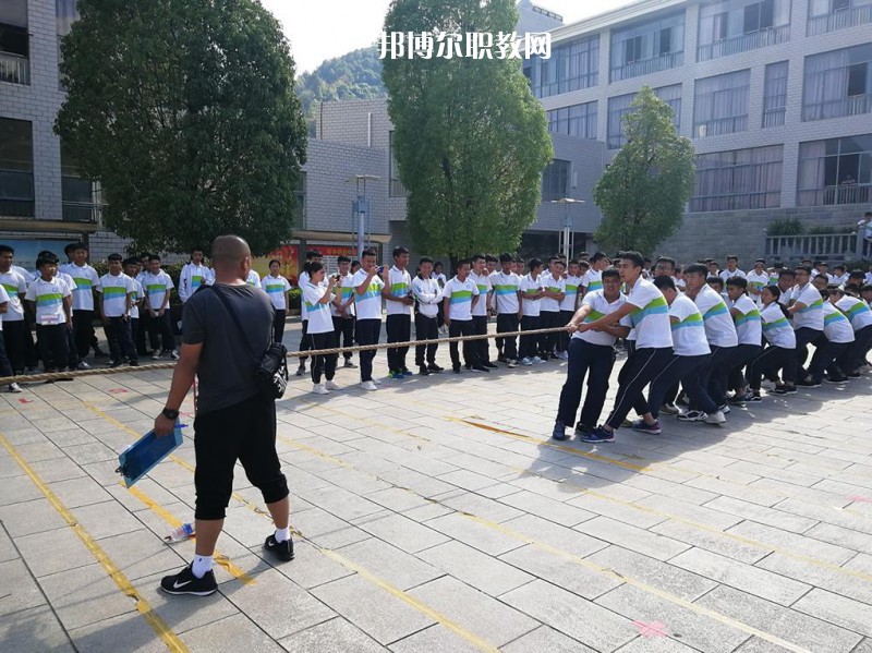 臨滄財貿(mào)學(xué)校2021年報名條件、招生要求、招生對象