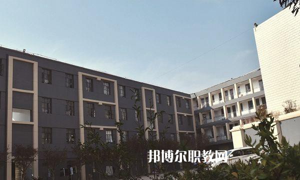 云南冶金高級(jí)技工學(xué)校2021年宿報(bào)名條件、招生要求、招生對(duì)象