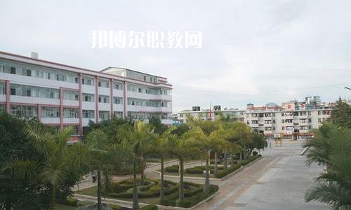 思茅衛(wèi)生學校2021學費、收費多少