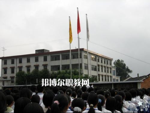 云南臨滄衛(wèi)生學(xué)校2021年報名條件、招生要求、招生對象