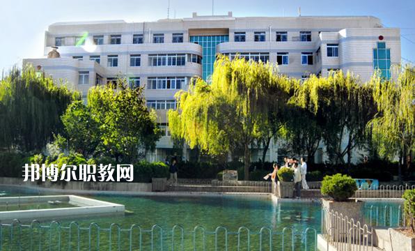 大理衛(wèi)生學校地2021年學費、收費多少