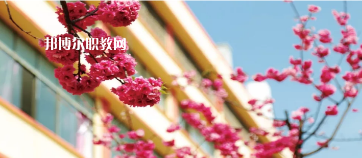 云南昆明工業(yè)學(xué)校2021年報名條件、招生要求、招生對象