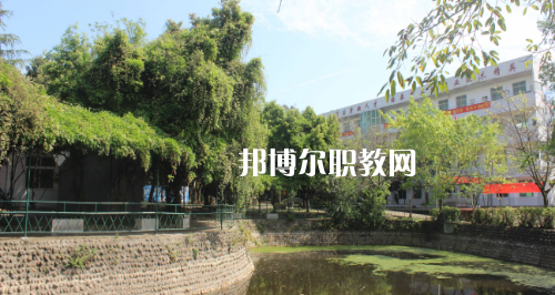 成都青華職業(yè)學(xué)校怎么樣、好不好
