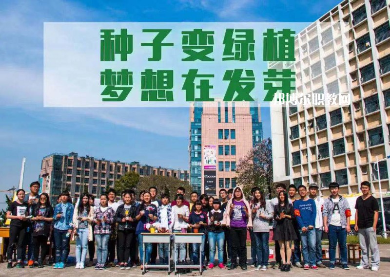 江蘇傳媒學(xué)校2022年報(bào)名條件、招生要求、招生對(duì)象