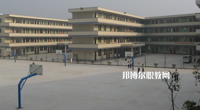 廣東領(lǐng)才技工學(xué)校2022年報(bào)名條件、招生要求、招生對(duì)象