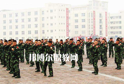 重慶聚英技工學(xué)校升學(xué)部2022年學(xué)費(fèi)、收費(fèi)多少 