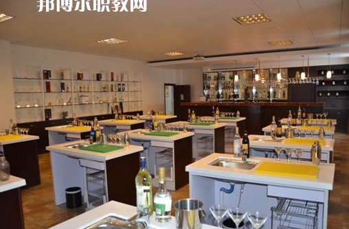貴州旅游學(xué)校2022年學(xué)費(fèi)、收費(fèi)多少