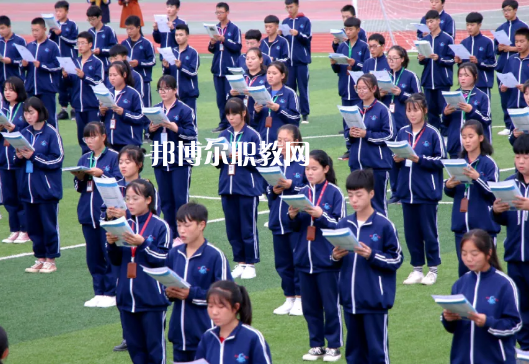 崇信縣職業(yè)教育中心2022年報名條件、招生要求、招生對象 