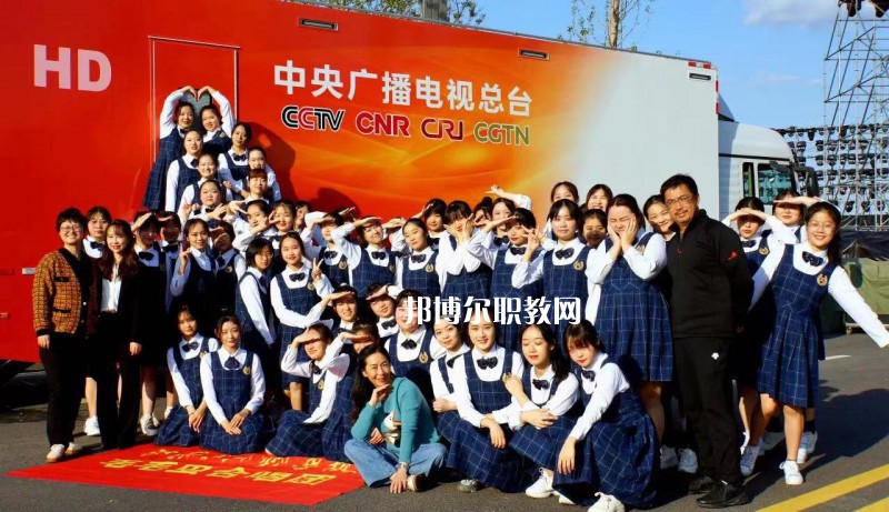 江蘇戲劇學(xué)校2022年報名條件、招生要求、招生對象