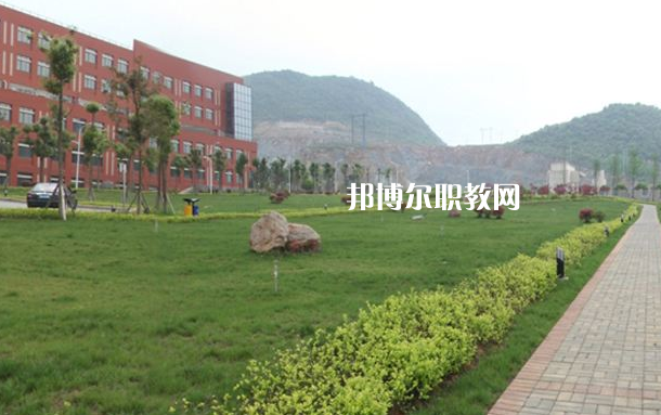 貴州省郵電學(xué)校2022年學(xué)費(fèi)、收費(fèi)多少