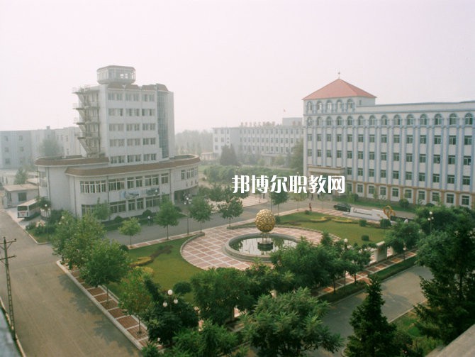 重慶市紡織技工學(xué)校2022年學(xué)費(fèi)、收費(fèi)多少 