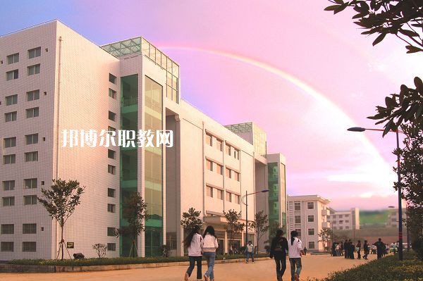 重慶五里店職業(yè)中學(xué)怎么樣、好不好
