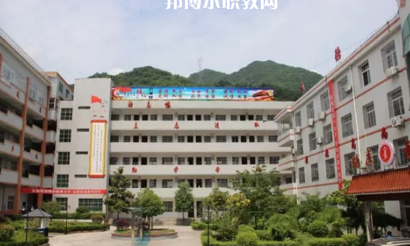 鎮(zhèn)巴職業(yè)中學(xué)怎么樣、好不好