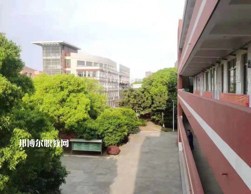江陰商業(yè)中等專業(yè)學(xué)校2022年報(bào)名條件、招生要求、招生對象