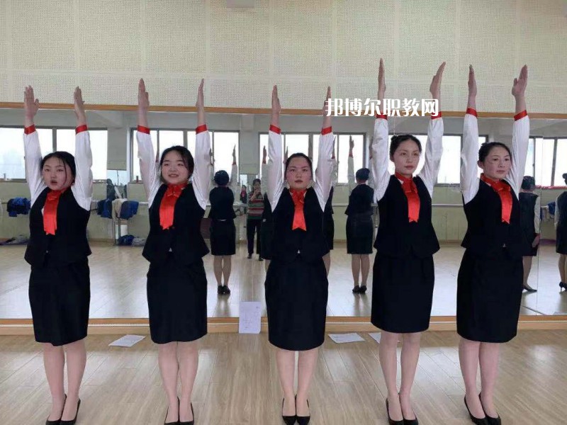 江陰商業(yè)中等專(zhuān)業(yè)學(xué)校2022年招生辦聯(lián)系電話(huà)