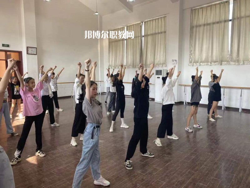 無錫文化藝術(shù)學(xué)校2022年報名條件、招生要求、招生對象
