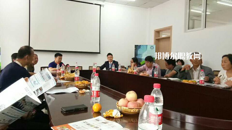 秦皇島渤?？萍贾械葘I(yè)學(xué)校2022年招生辦聯(lián)系電話