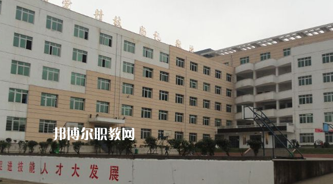 六枝特區(qū)技工學(xué)校2022年報(bào)名條件、招生要求、招生對(duì)象