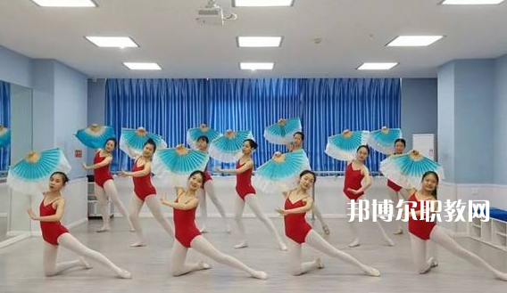 石家莊華韻藝術(shù)中專(zhuān)學(xué)校2022年招生錄取分?jǐn)?shù)線(xiàn)
