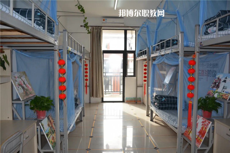 江蘇海門(mén)中等專業(yè)學(xué)校2022年宿舍條件