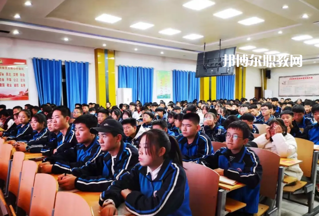 甘肅環(huán)縣職業(yè)中等專業(yè)學(xué)校2022年學(xué)費(fèi)、收費(fèi)多少
