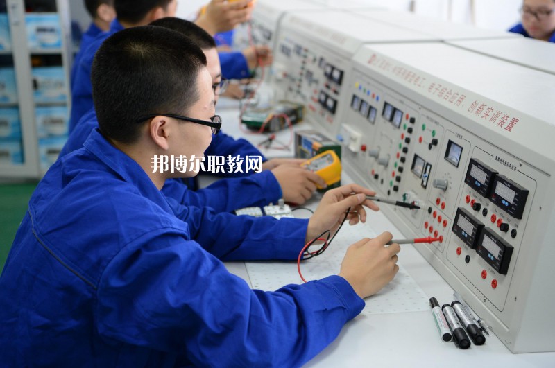 唐山建筑工程學(xué)校2022年報名條件、招生要求、招生對象