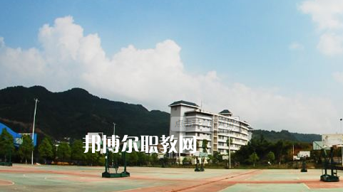 銅仁工業(yè)學(xué)校2022年報(bào)名條件、招生要求、招生對(duì)象