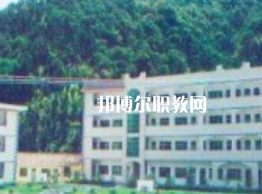 冕寧縣職業(yè)技術(shù)學(xué)校2022年報(bào)名條件、招生要求、招生對(duì)象