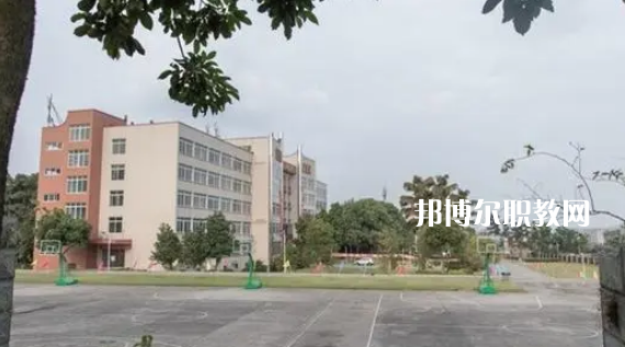 瀘州交通技工學(xué)校2022年報(bào)名條件、招生要求、招生對象