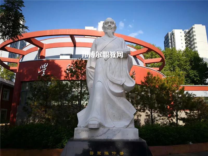天水衛(wèi)生學(xué)校2022年報(bào)名條件、招生要求、招生對象
