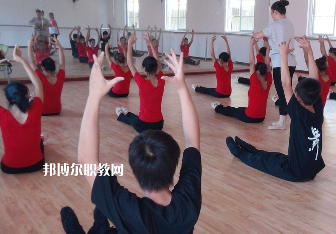 南寧民族歌舞藝術(shù)職業(yè)技術(shù)學(xué)校2022年學(xué)費(fèi)、收費(fèi)多少