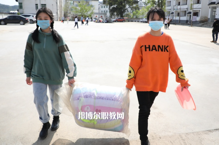 保定市清苑區(qū)職業(yè)技術教育中心2022年學費、收費多少