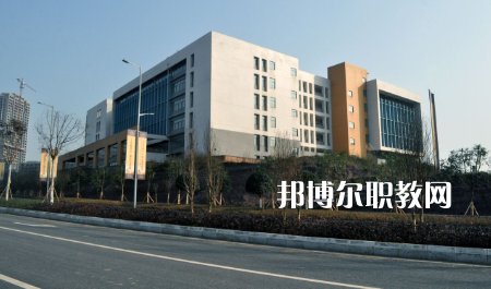 重慶合川職業(yè)教育中心2022年報(bào)名條件、招生要求、招生對(duì)象