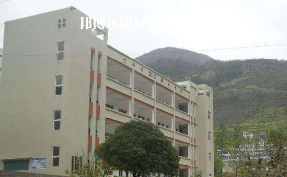 四川西昌交通學(xué)校2022年報名條件、招生要求、招生對象;