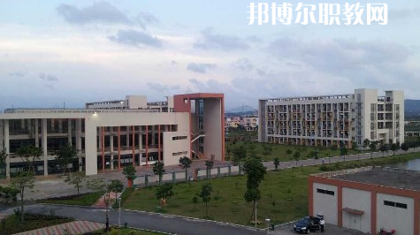 獨(dú)山中等職業(yè)學(xué)校2022年學(xué)費(fèi)、收費(fèi)多少