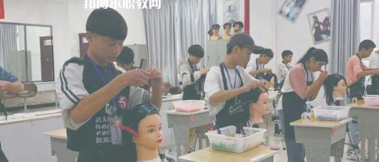 都勻工商管理學(xué)校2022年報名條件、招生要求、招生對象