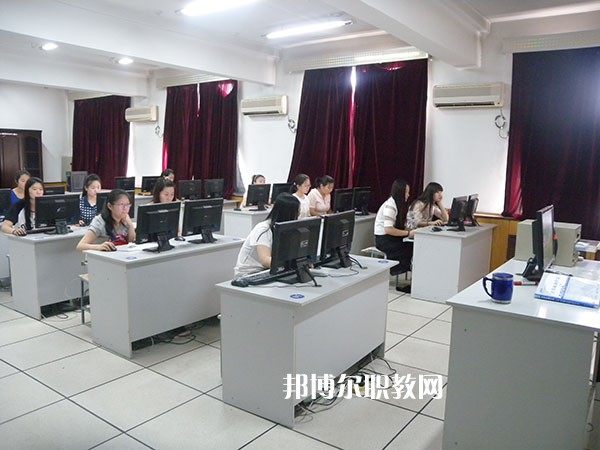 張家口科技職業(yè)學(xué)校2022年學(xué)費(fèi)、收費(fèi)多少