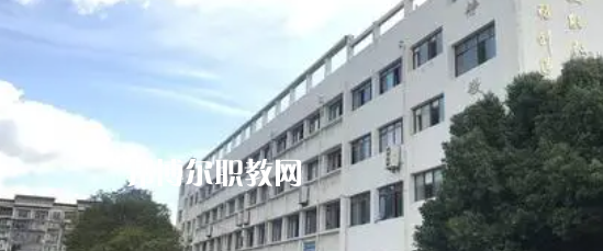 遂寧應(yīng)用高級(jí)技工學(xué)校2022年學(xué)費(fèi)，收費(fèi)多少